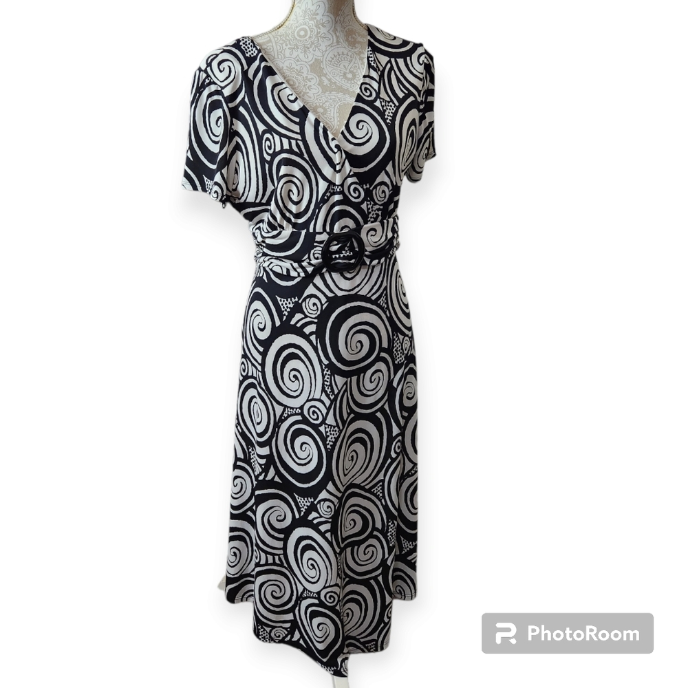 Danny & Nicole Abstract Black and White Dress size 16